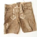 Kurze Lederhose Second Hand mit Stickerei dick und weich Rindsleder grau Gr.52